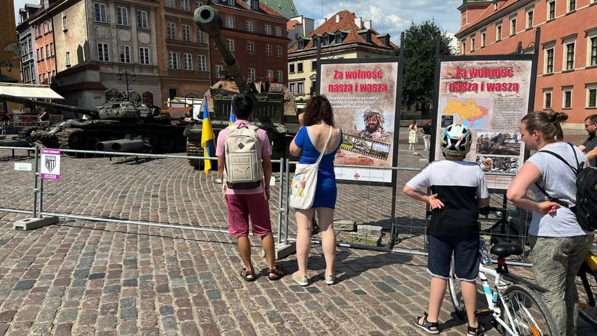 Знищена російська техніка на виставці у Варшаві Знищена російська техніка на виставці у Варшаві, 2022 рік