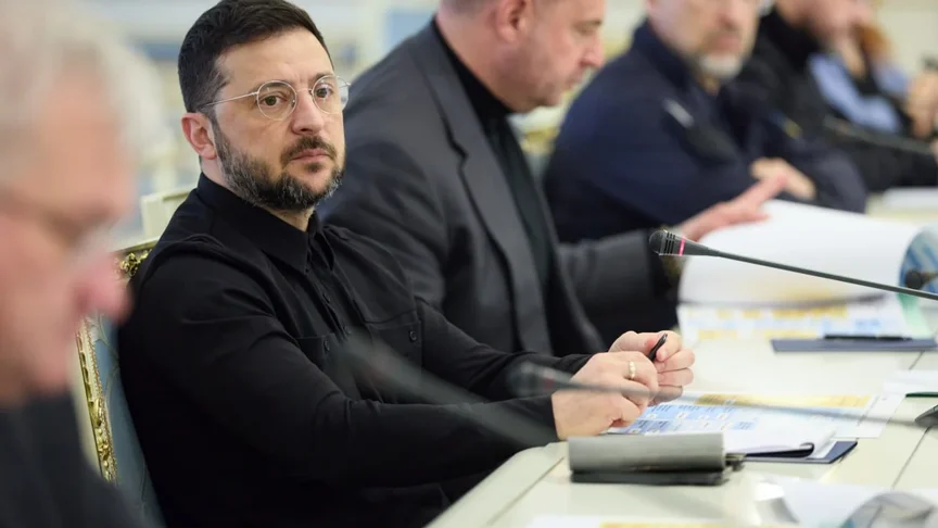 Президент Володимир Зеленський на нараді з урядовцями, 28 жовтня 2025 року