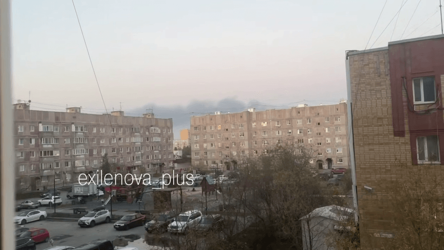 Дым в результате атаки на завод по переработке газового конденсата