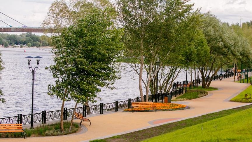 Оболонська набережна