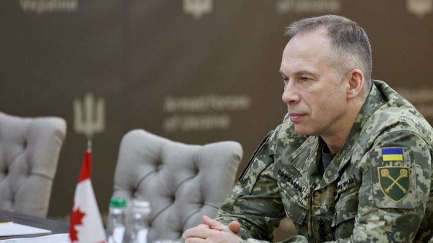 Главнокомандующий ВСУ Александр Сырский заявил, что россияне активизировали наступательные действия почти по всей лини