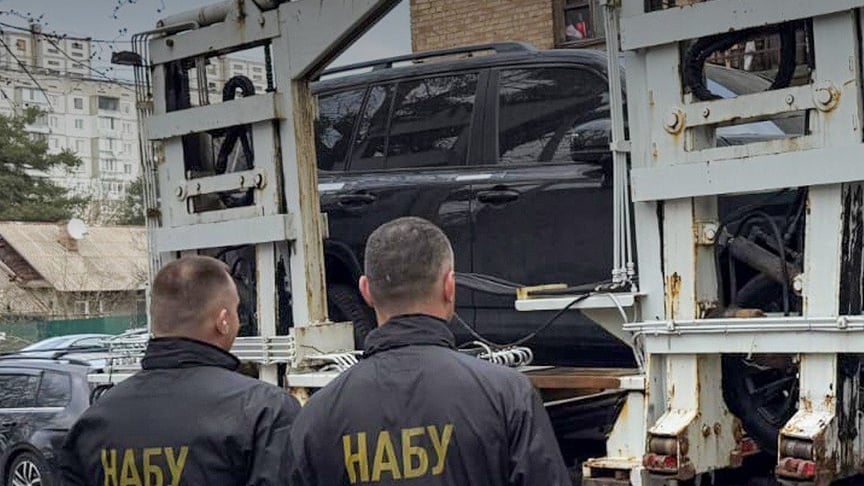 Автопарк підозрюваних посадовців НГУ