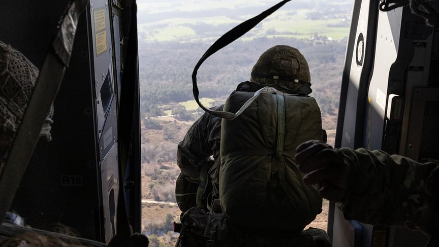 Навчання французьких та британських десантників