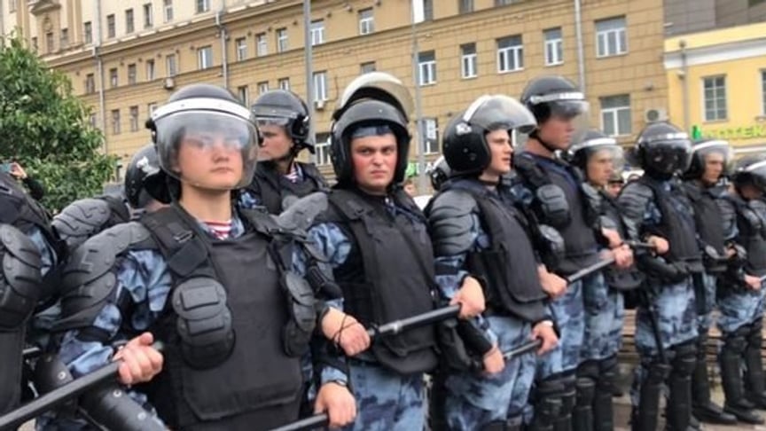 Thousands of people took to the streets of Moscow to protest unfair city council elections. Moscow. August 3, 2019. Photo: Nataliya Gumenyuk/ Hromadske