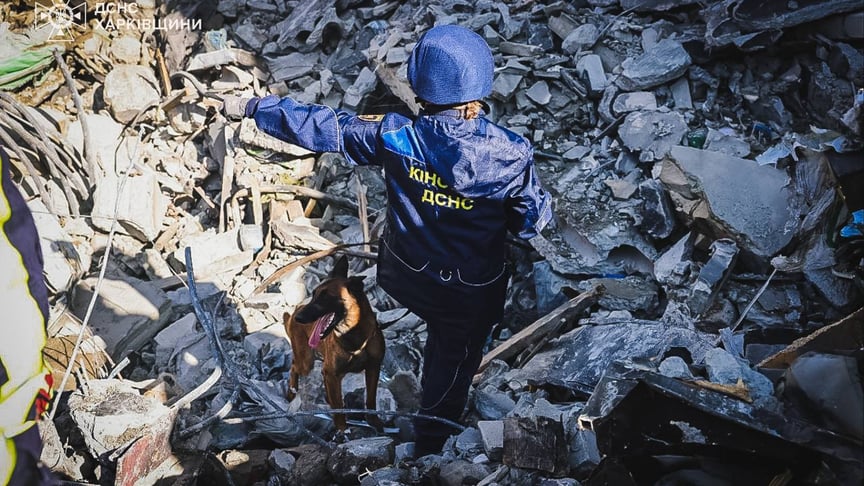 Пошкоджене підприємство в Харкові У Харкові проводять пошуково-рятувальні роботи на підприємстві, що зазнало обстрілу 7 червня