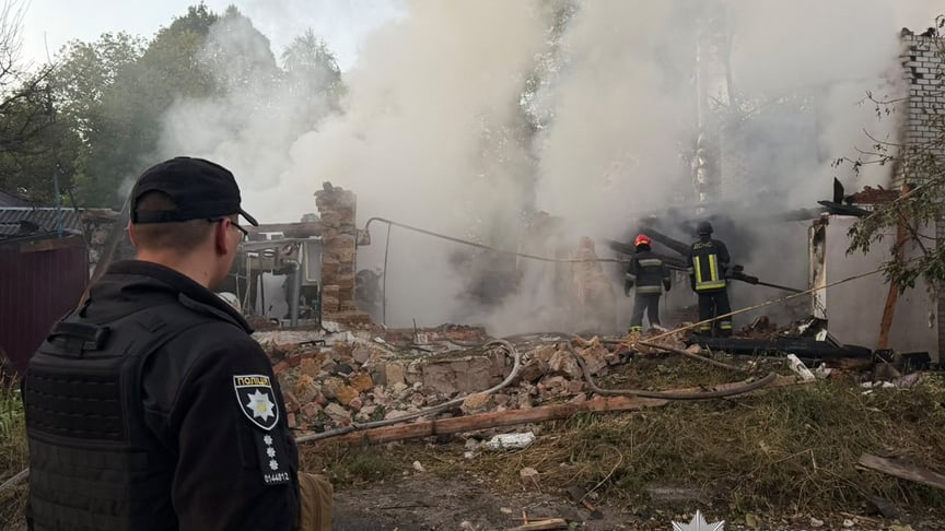 Пожежа у будинку, у який вдарили війська рф у Чернігові, 26 серпня 2026 року