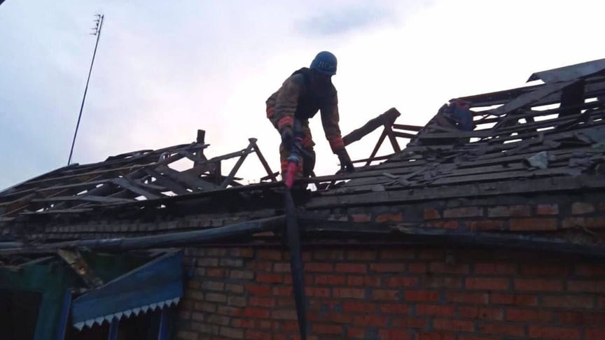 Наслідки російського обстрілу Нікопольського району Дніпропетровщини 8 березня 2023 року