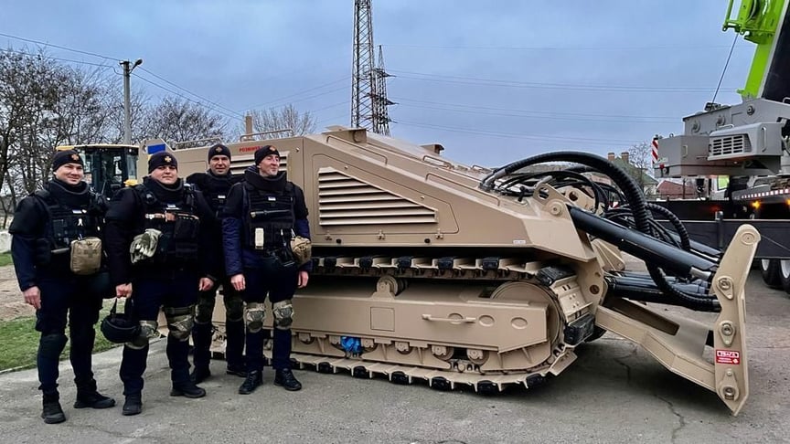 Одна з систем для розмінування, яку передали Херсонщині