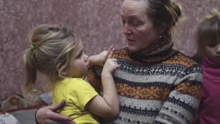 How To Raise 14 Children On The Frontline: A Portrait From The War