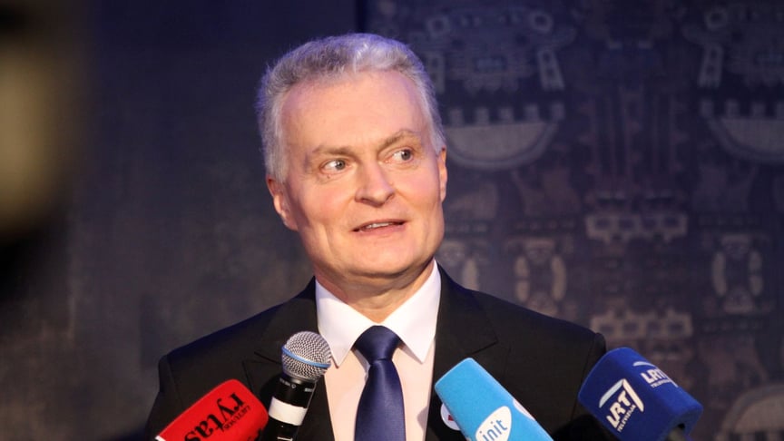 Кандидат у президенти Литви Ґітанас Науседа в очікуванні результатів виборів , Вільнюс, Литва, 26 травня 2019 року