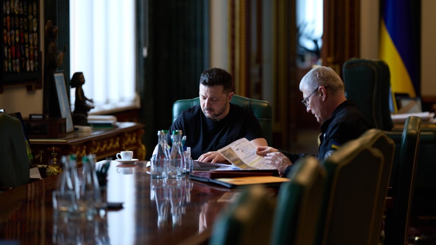 Президент України Володимир Зеленський та керівник ГУР МО Олег Іващенко Президент України Володимир Зеленський та керівник ГУР МО Олег Іващенко