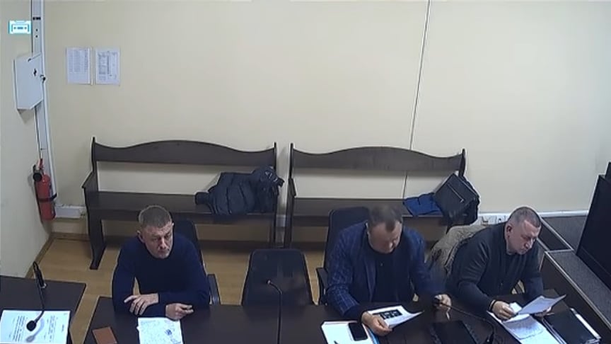 Сергій Горбатюк (ліворуч) разом зі своїми адвокатами