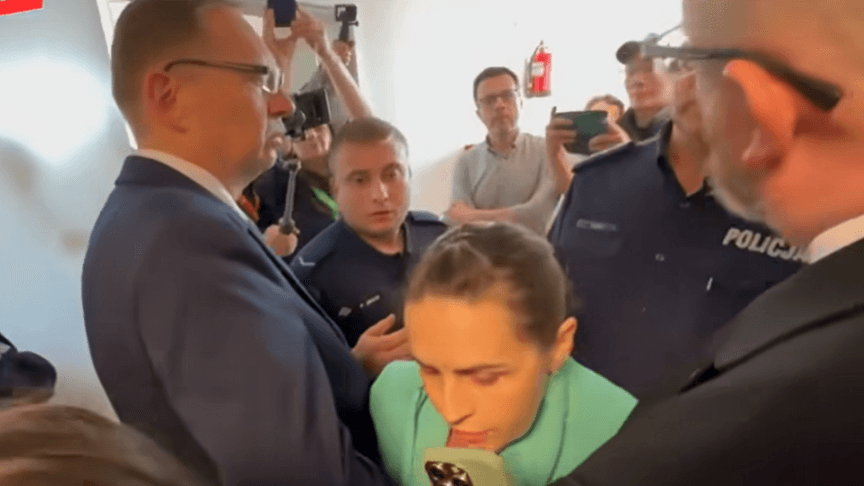 У Польщі кандидати в президенти увірвався до лікарні та погрожував арештом лікарці, яка провела аборт У Польщі кандидати в президенти увірвався до лікарні та погрожував арештом лікарці, яка провела аборт