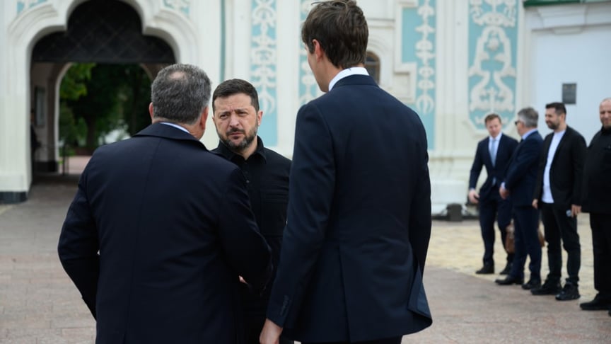 Президент України Володимир Зеленський під час зустрічі зі спецпредставниками президента США Стівом Віткоффом та Джаредом Кушнером, вересень 2026 року
