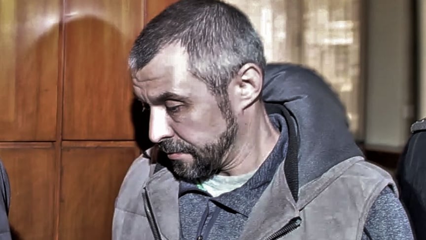Подозреваемый в организации нападения на Екатерину Гандзюк Алексей Левин (Москаленко) в суде в болгарском Бургасе, 9 марта 2020 года