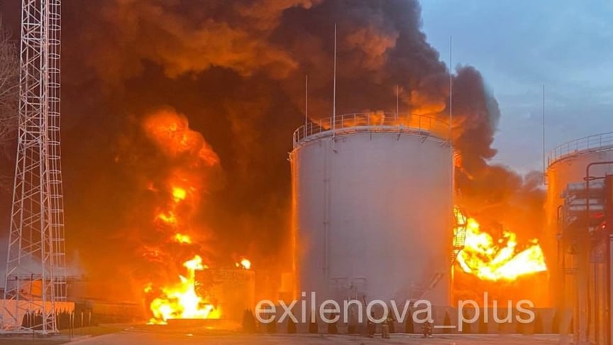 Заявляється як пожежа на нафтобазі в місті Лабінськ