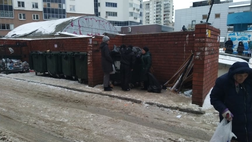 As Putin Gives Speech on Combating Poverty in Russia, Pensioners Starve