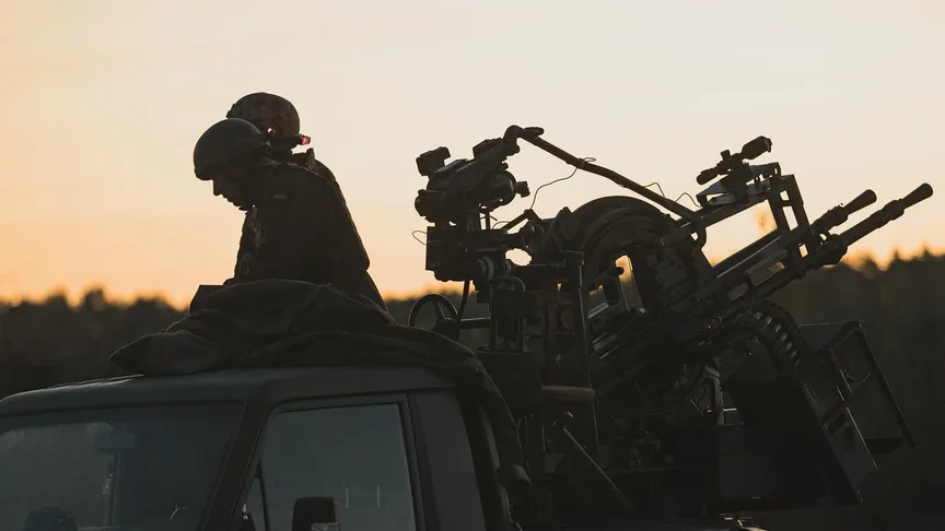 Про знищення ракет С-300/400 Повітряні сили не написали.