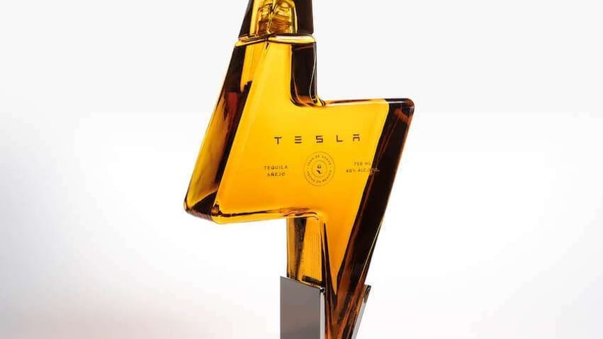 Маск вновь посмеялся над теми, кто не верил в успех Tesla, и запустил брендированную текилу. Первую партию уже раскупили