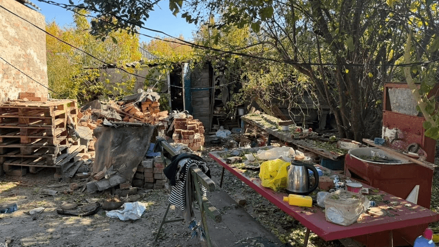 Наслідки російської атаки у селищі Черкаське на Донеччині, 12 жовтня 2026 року
