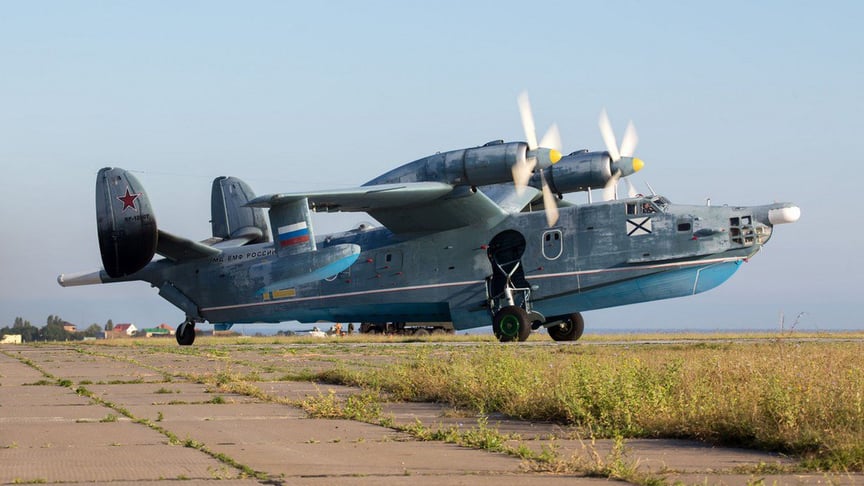 російський Бе-12 на аеродромі в Євпаторії Ілюстративне фото. російський Бе-12 на аеродромі в Євпаторії