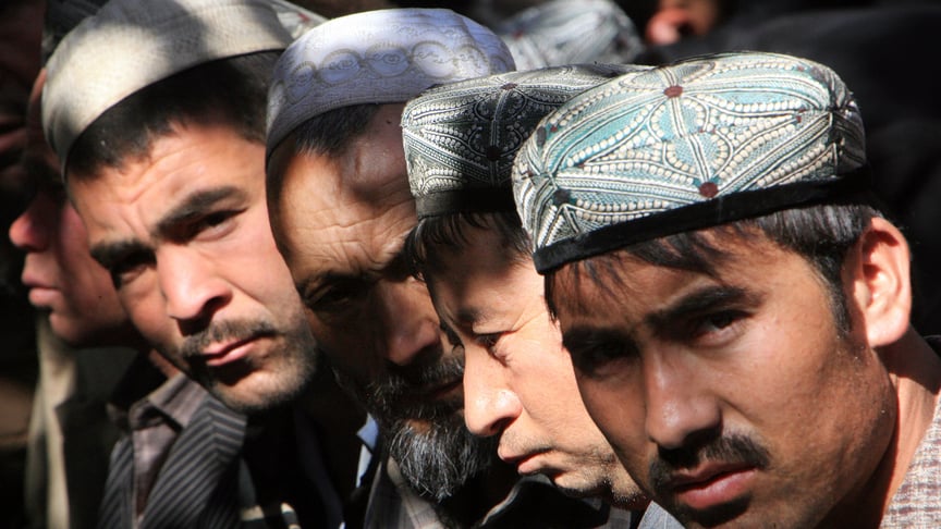 Ілюстративне фото. Мусульмани відвідують п'ятничну молитву в мечеті Хетянь в Хетяні, провінція Сіньцзян, Китай, 13 жовтня 2006 року