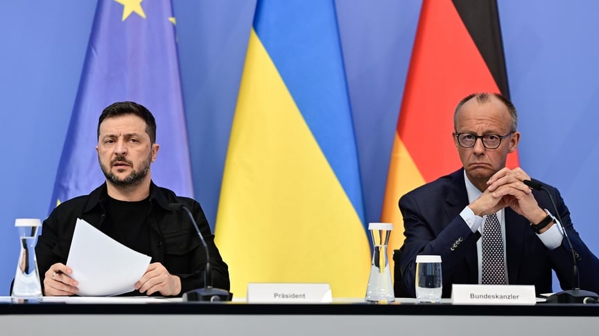 Президент України Володимир Зеленський та канцлер Німеччини Фрідріх Мерц під час віртуальної зустрічі європейських лідерів й глави української держави з президентом США Дональдом Трампом