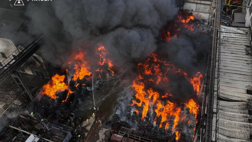 У Голосіївському районі Києва сталося загоряння сміття