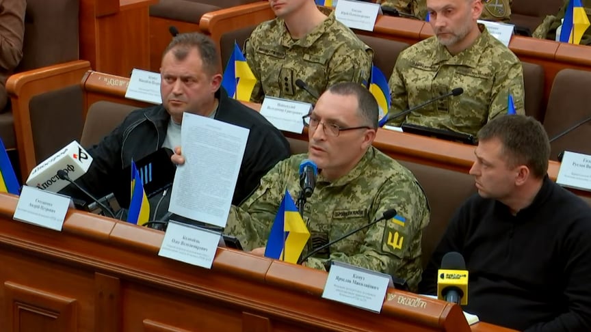 Олег Коломієць (у центрі) під час засідання тимчасової слідчої комісії ВРУ