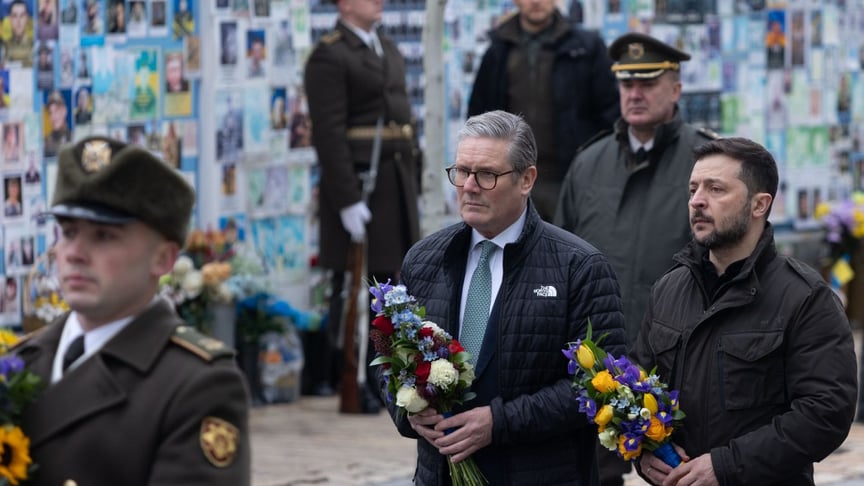 Volodymyr Zelenskyy and Keir Starmer lay flowers to the Wall of Remembrance of the Fallen Defenders on Mykhailivska Square in Kyiv Volodymyr Zelenskyy and Keir Starmer lay flowers to the Wall of Remembrance of the Fallen Defenders on Mykhailivska Square in Kyiv