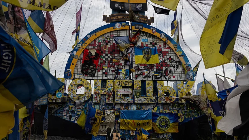 Ілюстративне фото. Стела на в'їзді у Донецьку область