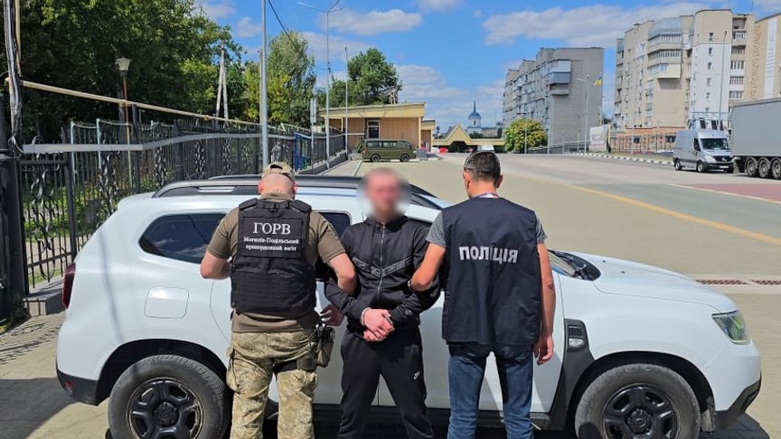 Молдова видала Україні організатора схеми незаконного переправлення чоловіків через кордон