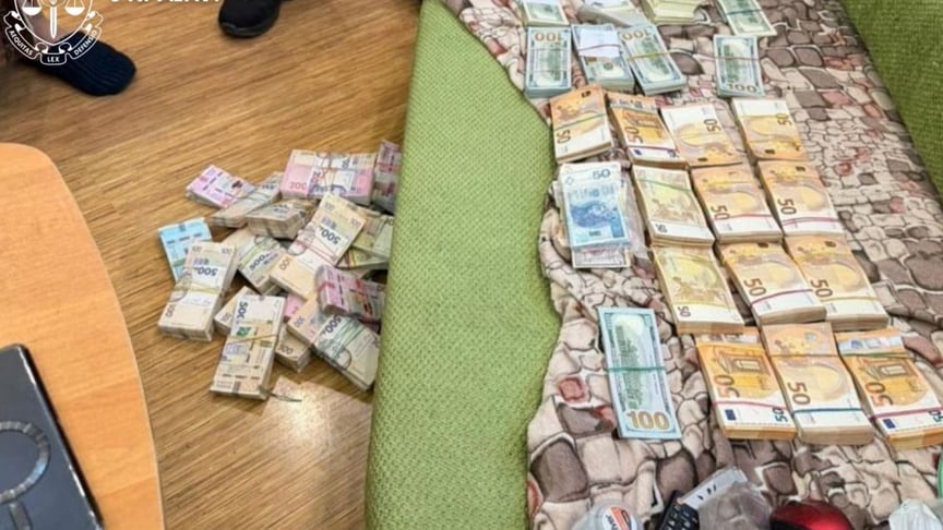 Обшуки в підозрюваних