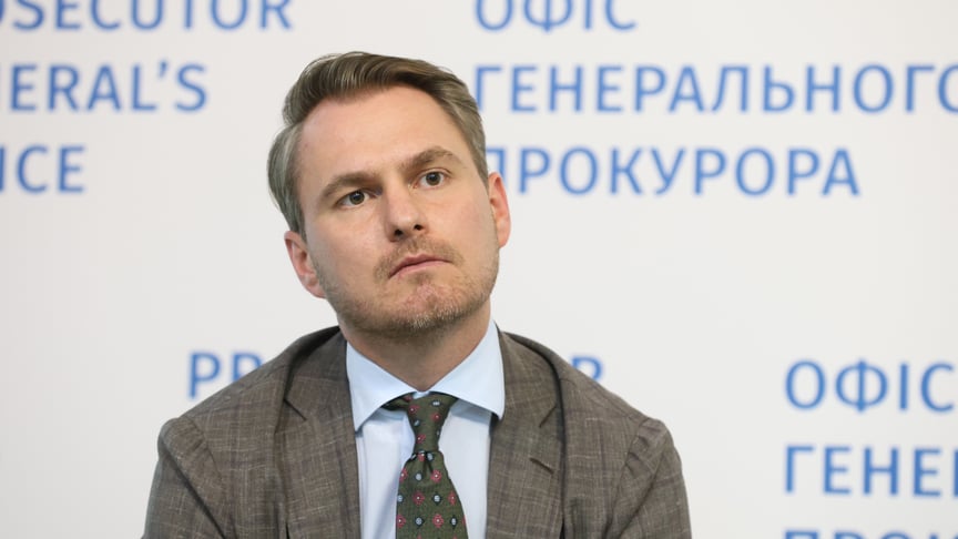 Zelenskyy suspends Ukraine's prosecutor general as parliament prepares dismissal vote