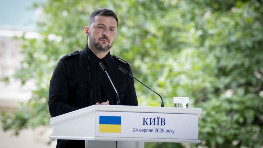 Президент України Володимир Зеленський під час спільної пресконференції з прем’єр-міністром Канади Марком Карні, 24 серпня 2025 року
