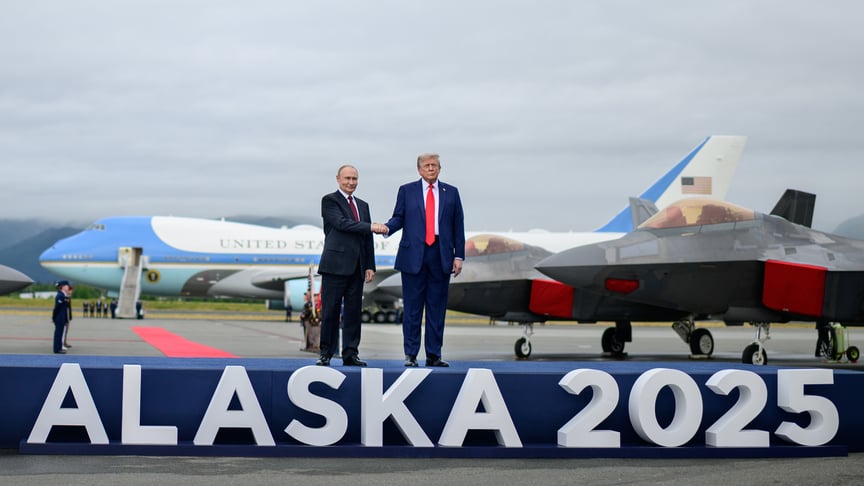 Президент США Дональд Трамп і російський лідер володимир путін під час зустрічі на Алясці Президент США Дональд Трамп і російський лідер володимир путін під час зустрічі на Алясці