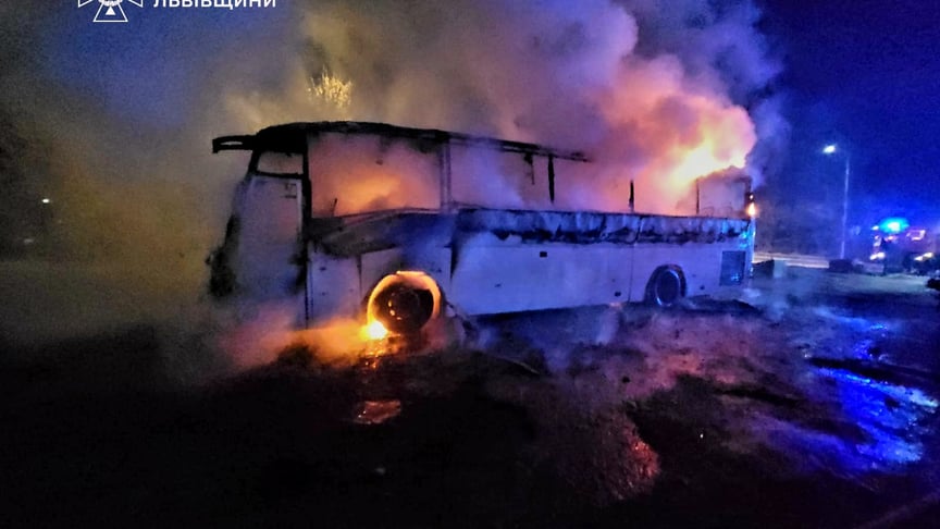 Автобус, що спалахнув у Львові Автобус, що спалахнув у Львові