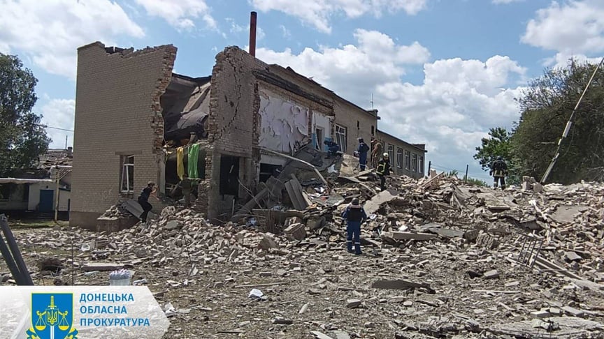 Наслідки російського обстрілу школи в селі Сергіївка Донецької області, 30 червня 2023 року