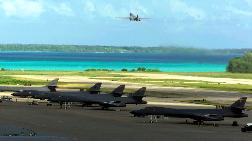 Бомбардувальники США на авіабазі Дієго-Гарсія на архіпелазі Чагос