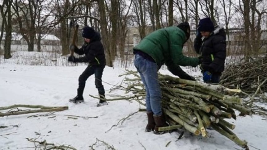 Eastern Ukraine: "We Burn Wood Inside Our Apartments to Warm Up"