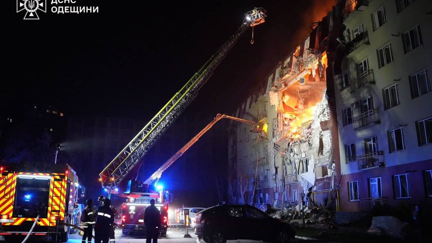 Удар рф по багатоповерхівці в Одесі, 6 квітня 2026 року