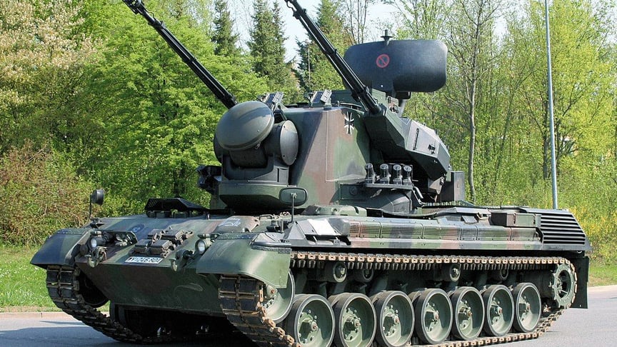 Иллюстративная фотография. Зенитная система Gepard 1A2 на шасси Leopard