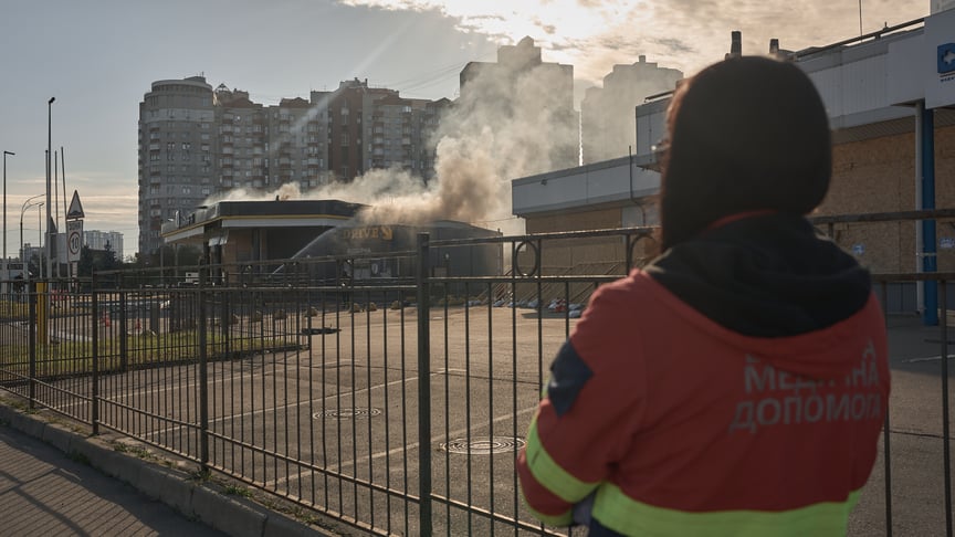 Пожежа на АЗС у Києві після російського удару