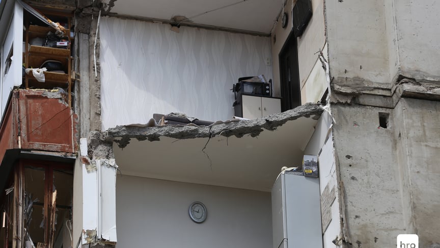 Місце влучання російської ракети у Дарницькому районі Києва, 15 травня 2026 року