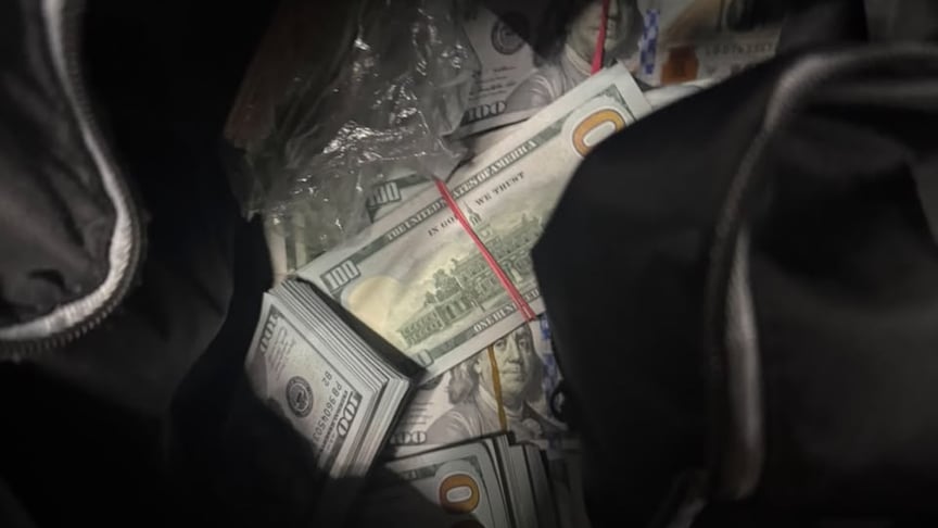 На Київщині 71-річна жінка передала понад 13,3 мільйона гривень шахраям На Київщині 71-річна жінка передала понад 13,3 мільйона гривень шахраям