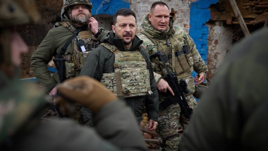 Президент Володимир Зеленський під час візиту на передові позиції українських військових у Запорізькій області, 4 лютого 2024 року
