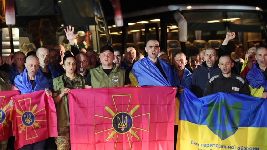 Звільнені з полону захисники