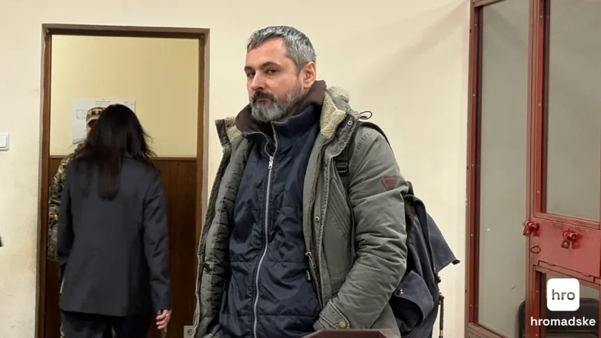 Режисер Андрій Білоус, якого підозрюють у сексуальному насильстві, у Печерському районному суді Режисер Андрій Білоус, якого підозрюють у сексуальному насильстві, у Печерському районному суді