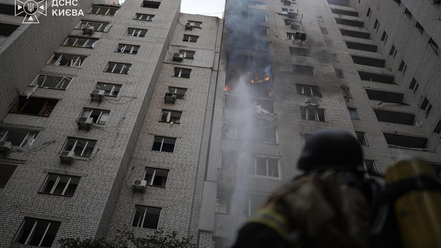 Будинок у Києві, який атакували російські дрони
