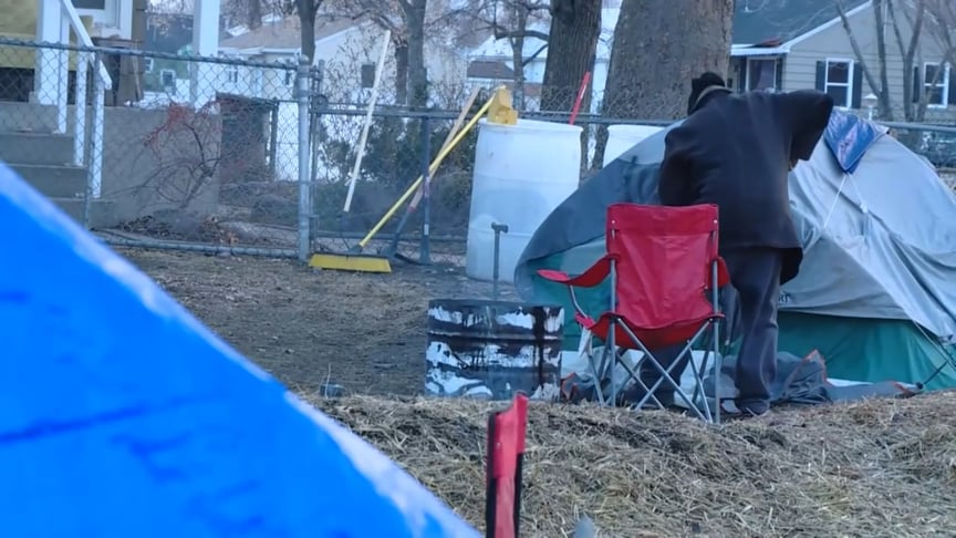 Притулок для бездомних на подвір'ї активіста Даріна Манна у місті Солт-Лейк-Сіті, штат Юта, США